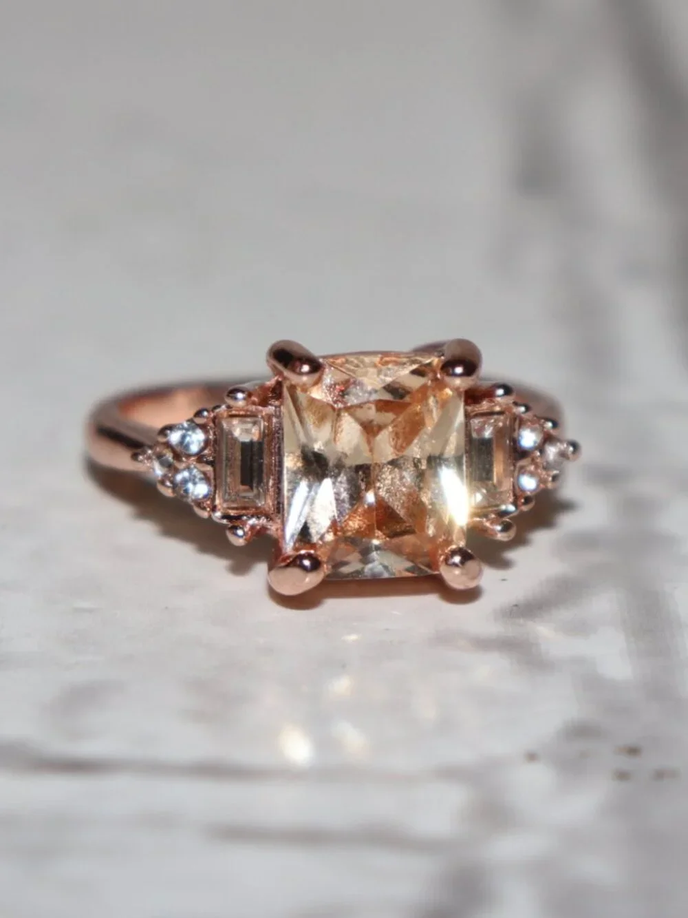 ✨ NWOT Rose Gold Cognac‑Tone Rectangle Stone Ring • Size 9 ✨